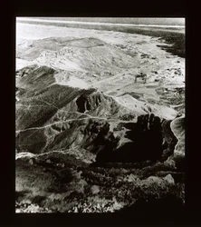 Ansicht der Stätte der Tempel in Deir El-Bahri
